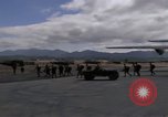 Image C-130 Hercules Vietnam Dak à, 1970, de la seconde 54 séquences d'archives historiques vidéo 65675043599