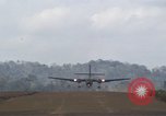 Standbild C-130 Hercules Vietnam, 1970, aus Sekunde 10 historischem Filmmaterial Videoclip 65675043603