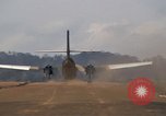 Standbild C-130 Hercules Vietnam, 1970, aus Sekunde 53 historischem Filmmaterial Videoclip 65675043603