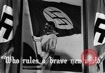 Standbild faschistischen Kinder in Uniform Deutschland, 1942, aus Sekunde 33 historischem Filmmaterial Videoclip 65675043614