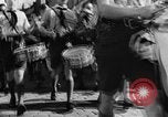 Standbild faschistischen Kinder in Uniform Deutschland, 1942, aus Sekunde 60 historischem Filmmaterial Videoclip 65675043614