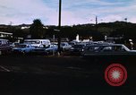 Standbild PX Service Station Hawaii USA, 1974, aus Sekunde 26 historischem Filmmaterial Videoclip 65675043657