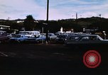 Standbild PX Service Station Hawaii USA, 1974, aus Sekunde 27 historischem Filmmaterial Videoclip 65675043657