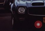 Standbild lange Leitungen während der Gaskrise Hawaii USA, 1974, aus Sekunde 5 historischem Filmmaterial Videoclip 65675043659