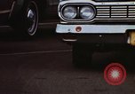 Standbild lange Leitungen während der Gaskrise Hawaii USA, 1974, aus Sekunde 9 historischem Filmmaterial Videoclip 65675043659