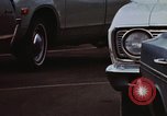 Standbild lange Leitungen während der Gaskrise Hawaii USA, 1974, aus Sekunde 16 historischem Filmmaterial Videoclip 65675043659