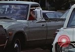 Standbild lange Leitungen während der Gaskrise Hawaii USA, 1974, aus Sekunde 19 historischem Filmmaterial Videoclip 65675043659