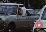 Standbild lange Leitungen während der Gaskrise Hawaii USA, 1974, aus Sekunde 20 historischem Filmmaterial Videoclip 65675043659