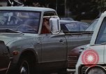 Standbild lange Leitungen während der Gaskrise Hawaii USA, 1974, aus Sekunde 23 historischem Filmmaterial Videoclip 65675043659