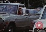 Standbild lange Leitungen während der Gaskrise Hawaii USA, 1974, aus Sekunde 24 historischem Filmmaterial Videoclip 65675043659