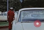Standbild lange Leitungen während der Gaskrise Hawaii USA, 1974, aus Sekunde 34 historischem Filmmaterial Videoclip 65675043659