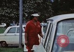 Standbild lange Leitungen während der Gaskrise Hawaii USA, 1974, aus Sekunde 35 historischem Filmmaterial Videoclip 65675043659
