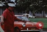 Standbild lange Leitungen während der Gaskrise Hawaii USA, 1974, aus Sekunde 44 historischem Filmmaterial Videoclip 65675043659
