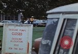 Standbild lange Leitungen während der Gaskrise Hawaii USA, 1974, aus Sekunde 57 historischem Filmmaterial Videoclip 65675043659