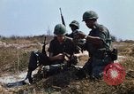 Standbild 1 Infanterie Division Vietnam, 1968, aus Sekunde 58 historischem Filmmaterial Videoclip 65675043660