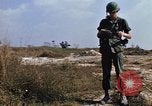Standbild 1 Infanterie Division Vietnam, 1968, aus Sekunde 12 historischem Filmmaterial Videoclip 65675043661