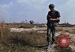 Standbild 1 Infanterie Division Vietnam, 1968, aus Sekunde 13 historischem Filmmaterial Videoclip 65675043661