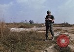 Standbild 1 Infanterie Division Vietnam, 1968, aus Sekunde 16 historischem Filmmaterial Videoclip 65675043661