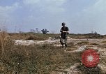 Standbild 1 Infanterie Division Vietnam, 1968, aus Sekunde 22 historischem Filmmaterial Videoclip 65675043661