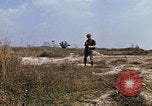 Standbild 1 Infanterie Division Vietnam, 1968, aus Sekunde 24 historischem Filmmaterial Videoclip 65675043661