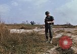 Standbild 1 Infanterie Division Vietnam, 1968, aus Sekunde 47 historischem Filmmaterial Videoclip 65675043661