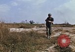 Standbild 1 Infanterie Division Vietnam, 1968, aus Sekunde 49 historischem Filmmaterial Videoclip 65675043661