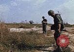 Standbild 1 Infanterie Division Vietnam, 1968, aus Sekunde 52 historischem Filmmaterial Videoclip 65675043661