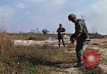 Standbild 1 Infanterie Division Vietnam, 1968, aus Sekunde 53 historischem Filmmaterial Videoclip 65675043661