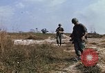 Standbild 1 Infanterie Division Vietnam, 1968, aus Sekunde 54 historischem Filmmaterial Videoclip 65675043661