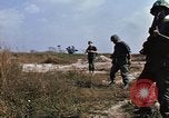 Standbild 1 Infanterie Division Vietnam, 1968, aus Sekunde 56 historischem Filmmaterial Videoclip 65675043661