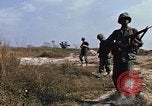 Standbild 1 Infanterie Division Vietnam, 1968, aus Sekunde 57 historischem Filmmaterial Videoclip 65675043661