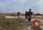 Standbild 1 Infanterie Division Vietnam, 1968, aus Sekunde 62 historischem Filmmaterial Videoclip 65675043661