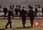Standbild General William Westmoreland Kaiserslautern Deutschland, 1972, aus Sekunde 37 historischem Filmmaterial Videoclip 65675043677