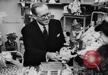 Standbild Joseph Kennedy P South Kensington England, 1938, aus Sekunde 16 historischem Filmmaterial Videoclip 65675043742
