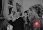 Immagine di Sfilata di moda Regno Unito, 1962, secondo 25 filmato di repertorio 65675043750