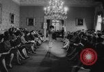 Immagine di Sfilata di moda Regno Unito, 1962, secondo 35 filmato di repertorio 65675043750