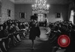 Immagine di Sfilata di moda Regno Unito, 1962, secondo 40 filmato di repertorio 65675043750
