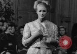 Immagine di Sfilata di moda Regno Unito, 1962, secondo 43 filmato di repertorio 65675043750
