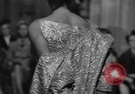 Immagine di Sfilata di moda Regno Unito, 1962, secondo 48 filmato di repertorio 65675043750
