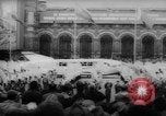 Immagine di Giorno di maggio celebrazione Mosca Russia Unione Sovietica, 1961, secondo 42 filmato di repertorio 65675043752
