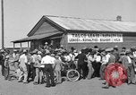 Immagine di Texas rush di olio Talco Texas USA, 1936, secondo 16 filmato di repertorio 65675043761