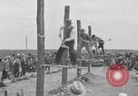 Standbild woodchoppers Skytop Pennsylvania USA, 1936, aus Sekunde 10 historischem Filmmaterial Videoclip 65675043763