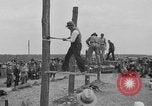 Standbild woodchoppers Skytop Pennsylvania USA, 1936, aus Sekunde 19 historischem Filmmaterial Videoclip 65675043763