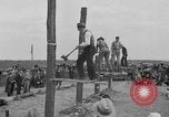 Standbild woodchoppers Skytop Pennsylvania USA, 1936, aus Sekunde 20 historischem Filmmaterial Videoclip 65675043763