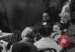 Standbild Zwerg Trainer San Diego California USA, 1936, aus Sekunde 17 historischem Filmmaterial Videoclip 65675043765