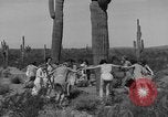 Standbild junge Frauen Phoenix Arizona USA, 1936, aus Sekunde 35 historischem Filmmaterial Videoclip 65675043766