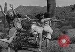 Standbild junge Frauen Phoenix Arizona USA, 1936, aus Sekunde 40 historischem Filmmaterial Videoclip 65675043766