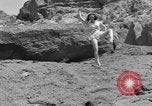 Standbild junge Frauen Phoenix Arizona USA, 1936, aus Sekunde 46 historischem Filmmaterial Videoclip 65675043766