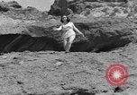 Standbild junge Frauen Phoenix Arizona USA, 1936, aus Sekunde 50 historischem Filmmaterial Videoclip 65675043766