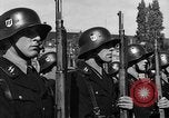 Image Adolf Hitler arrive à Nuremberg pour congrès du parti Nazi Nuremberg ALLEMAGNE, 1937, de la seconde 47 séquences d'archives historiques vidéo 65675043773